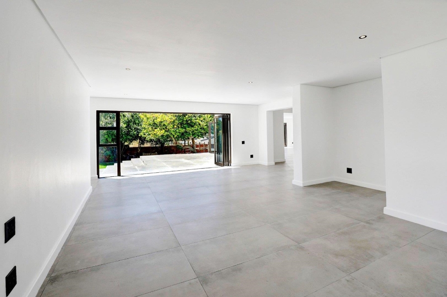 5 Bedroom Property for Sale in Welgemoed Western Cape